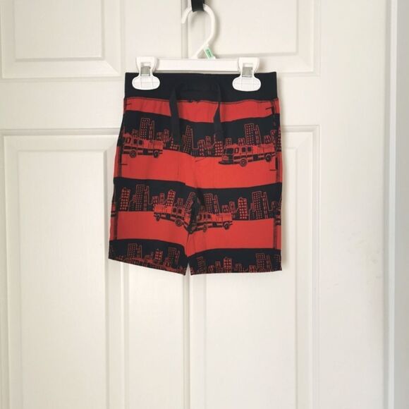 2/$25 BNWT Gap firefighter shorts size 18-24 m - Picture 1 of 4